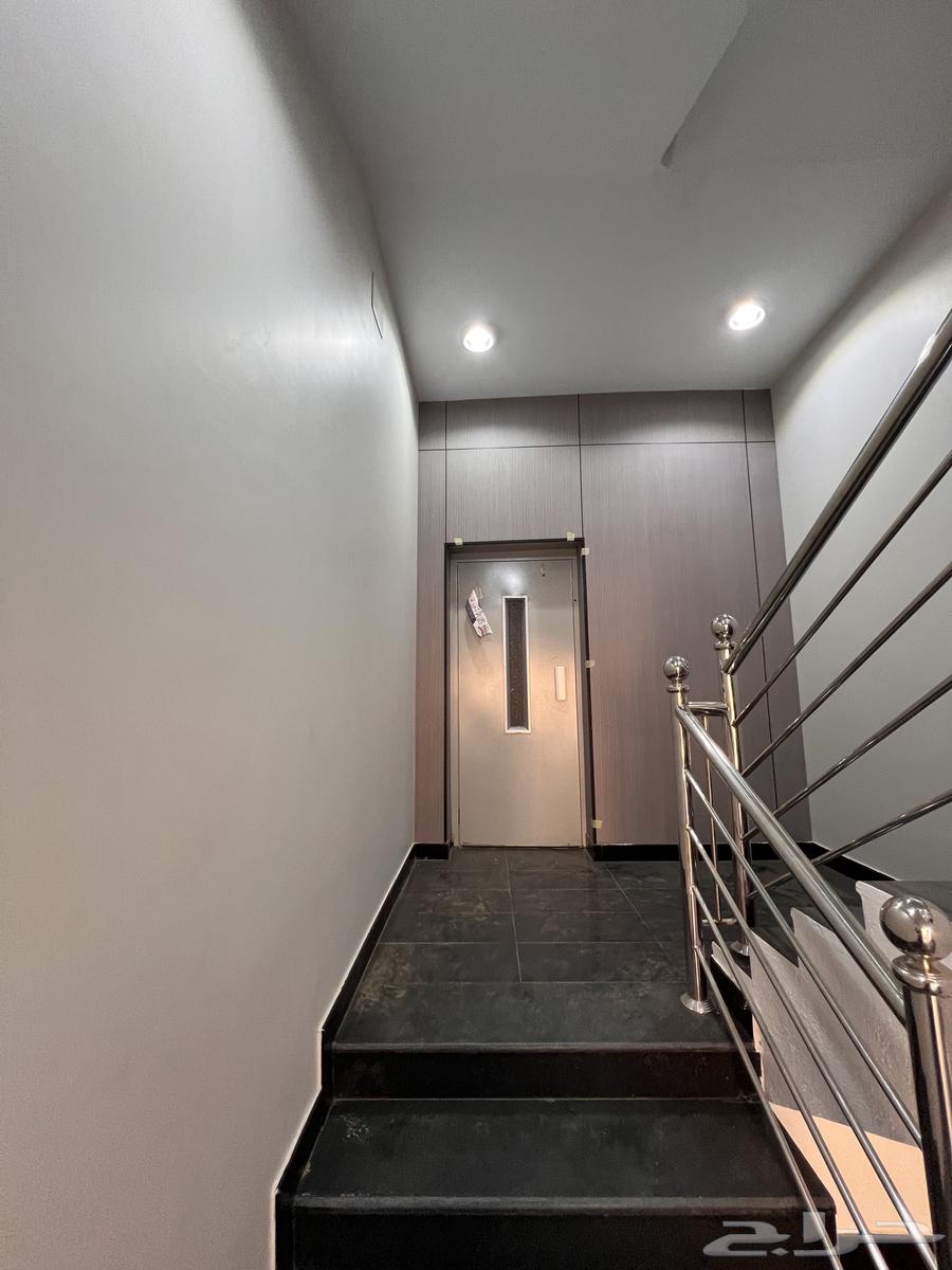 للبيع روف علوى مع ملحق وسط جميع الخدمات خميس مشيط64572784411393113