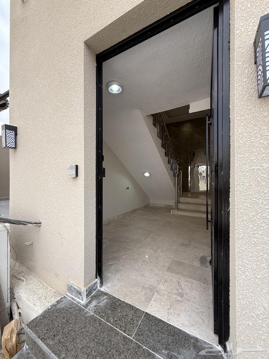 For sale: upper floor duplex, 9 rooms, opposite Damak Club and near Bahs64572767565569112