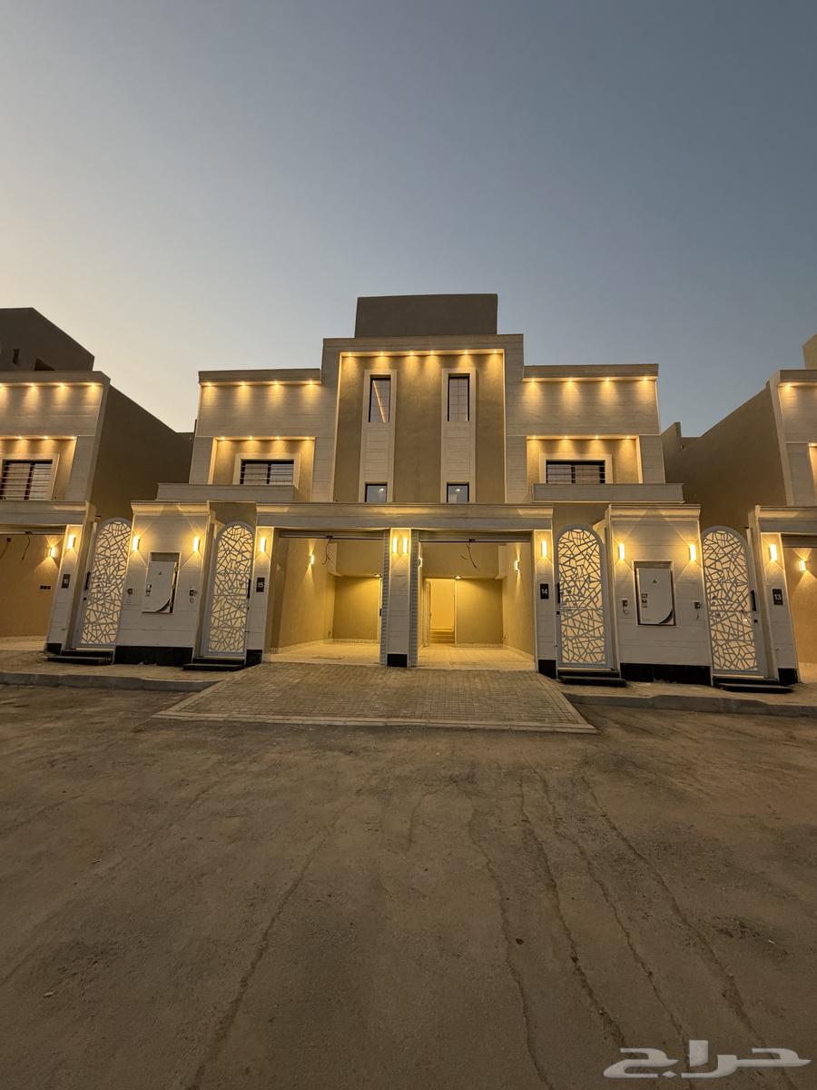 للبيع ادوار أرضيه وعلويه. معا الشقه بسعر مناسب جنوب الرياض64572768633985110