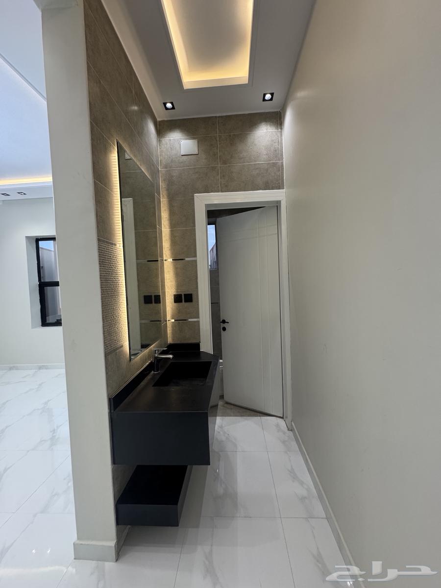 للبيع بمدينه أبها حي البديع شقه تمليك علوي مع سطح ب 480 الف64572751279619113