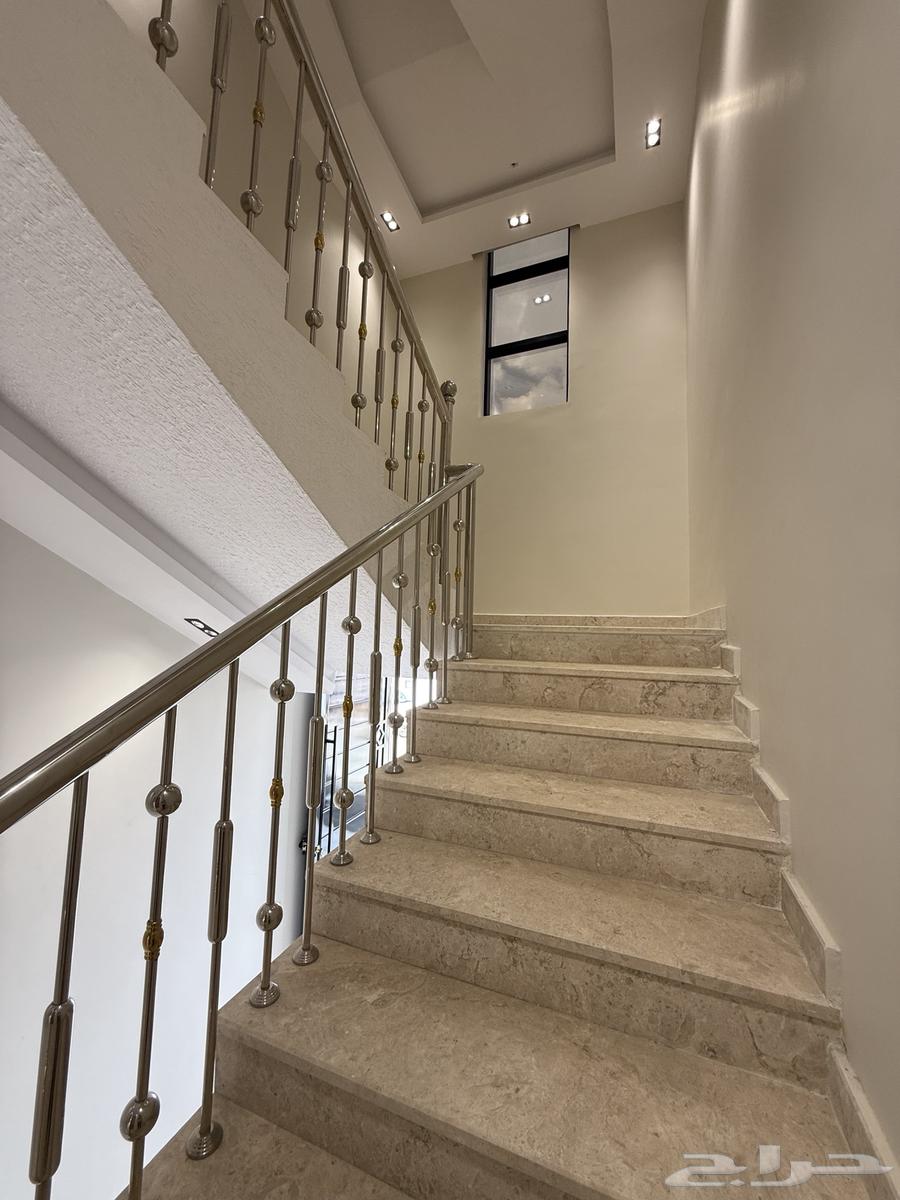 For sale: upper floor duplex, 9 rooms, opposite Damak Club and near Bahs64572767565569111