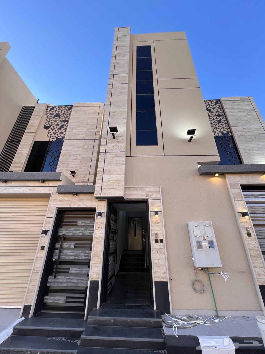 للبيع روف علوى مع ملحق وسط جميع الخدمات خميس مشيط64572784411393112