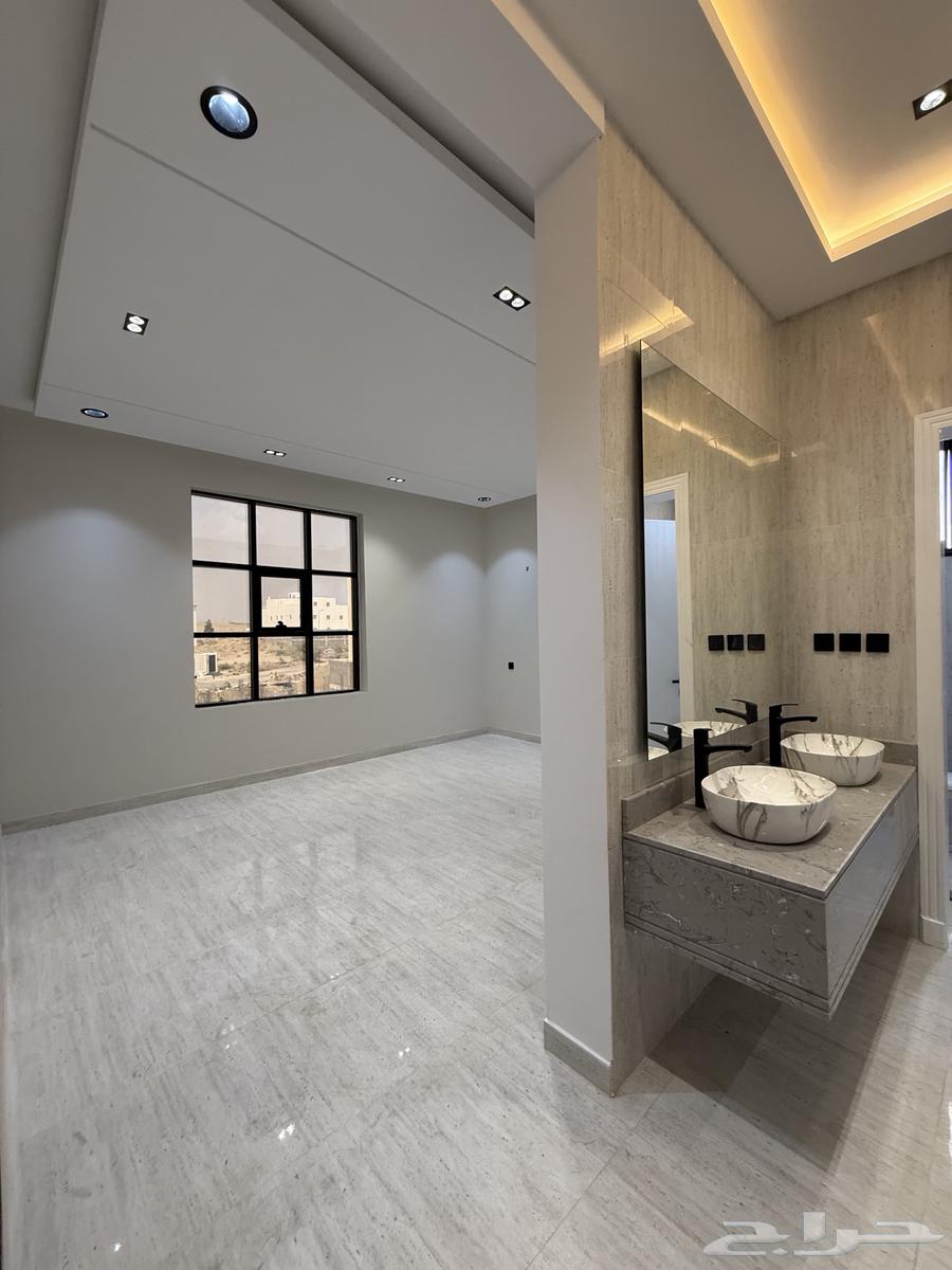 For sale: upper floor duplex, 9 rooms, opposite Damak Club and near Bahs64572767565569113