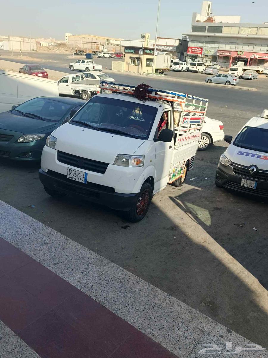 We have trucks available for transporting goods and containers64563343498114110