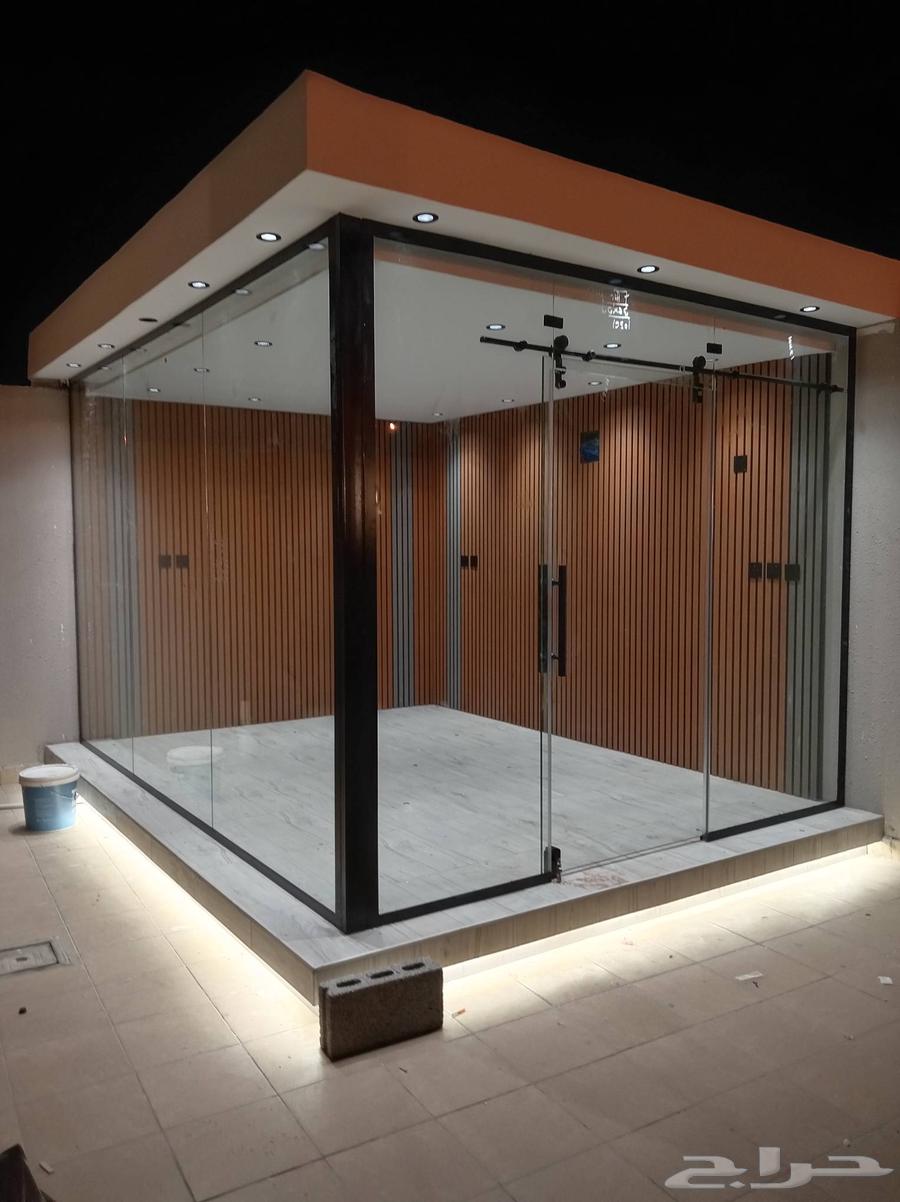 Single tempered glass and double aluminum structure for administrative offices and partitions64563391438337113