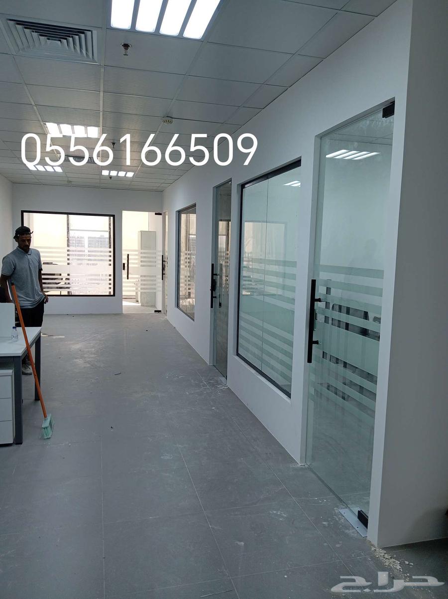 Single tempered glass and double aluminum structure for administrative offices and partitions64563391438337112