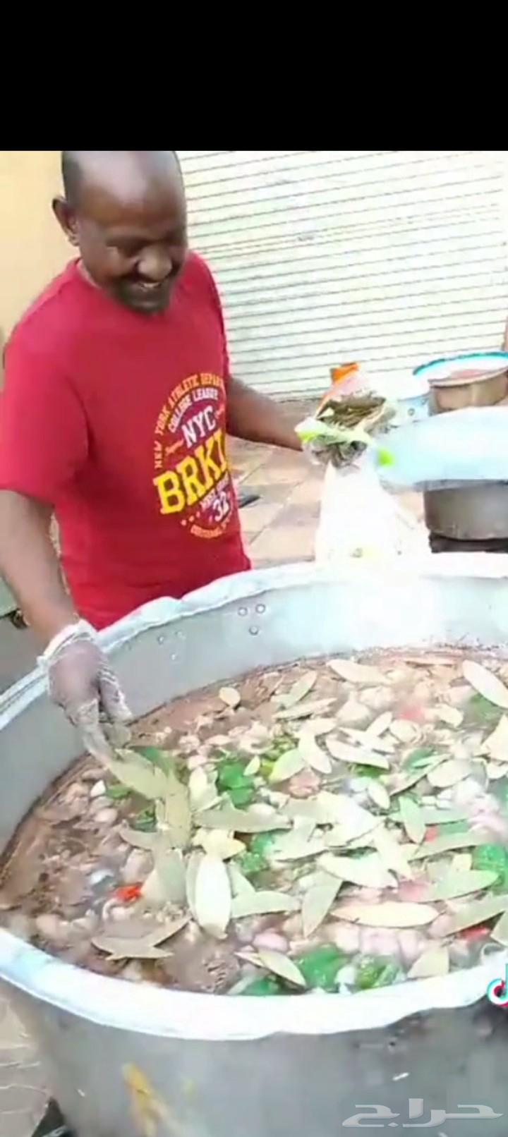 A cook for small and large events64563422477058112