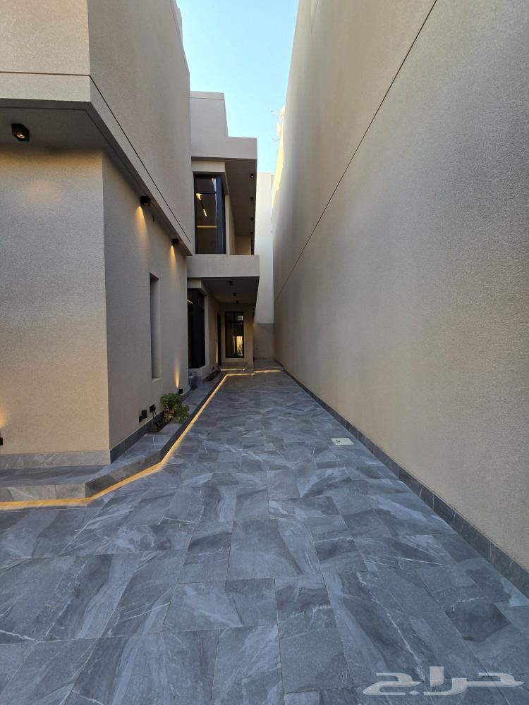 For sale: Modern VIP villa with two floors and annex, located in the heart of services in Al-Dara Al-Mousa neighborhood64563281729282114