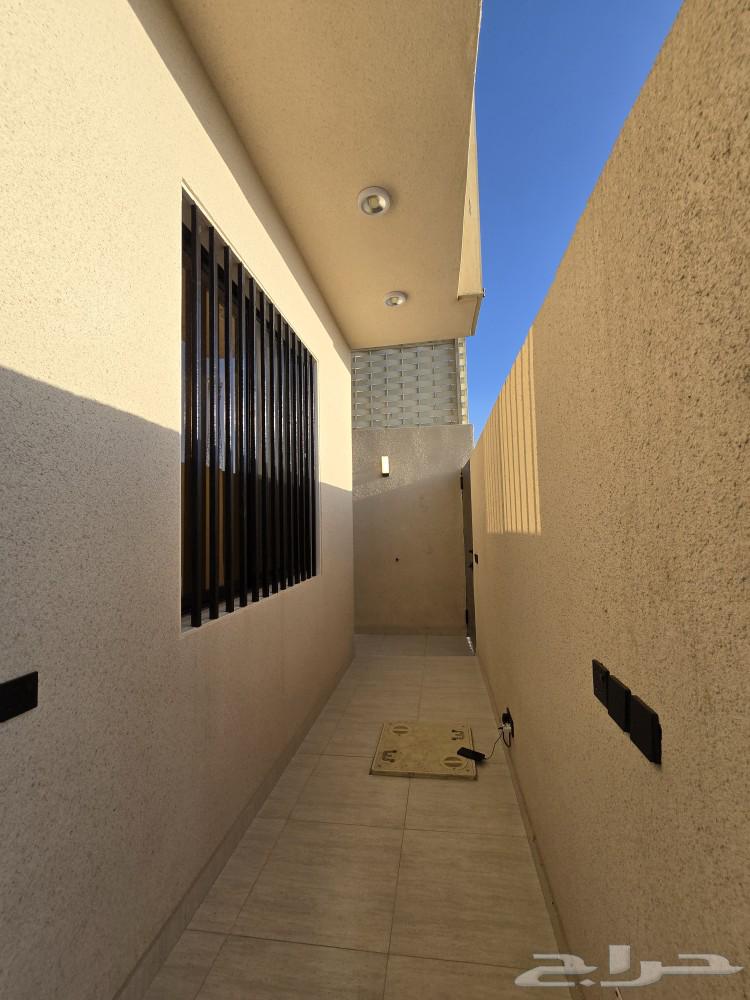 للبيع دور أرضي 6غرف تشطيب مميز علي برحه من 500ألف بحي النسيم64563250254723114