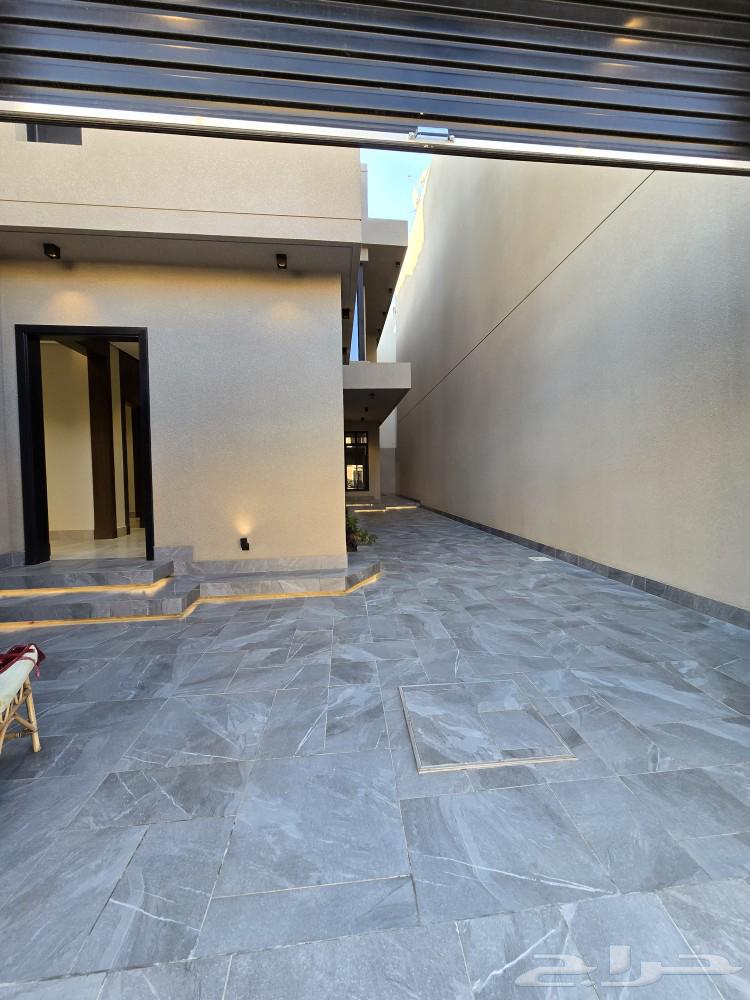 For sale: Modern VIP villa with two floors and annex, located in the heart of services in Al-Dara Al-Mousa neighborhood64563281729282113