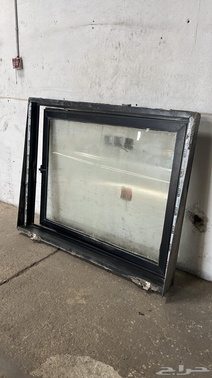 Iron door, aluminum window, desert air conditioner, plastic tank64572965850114114