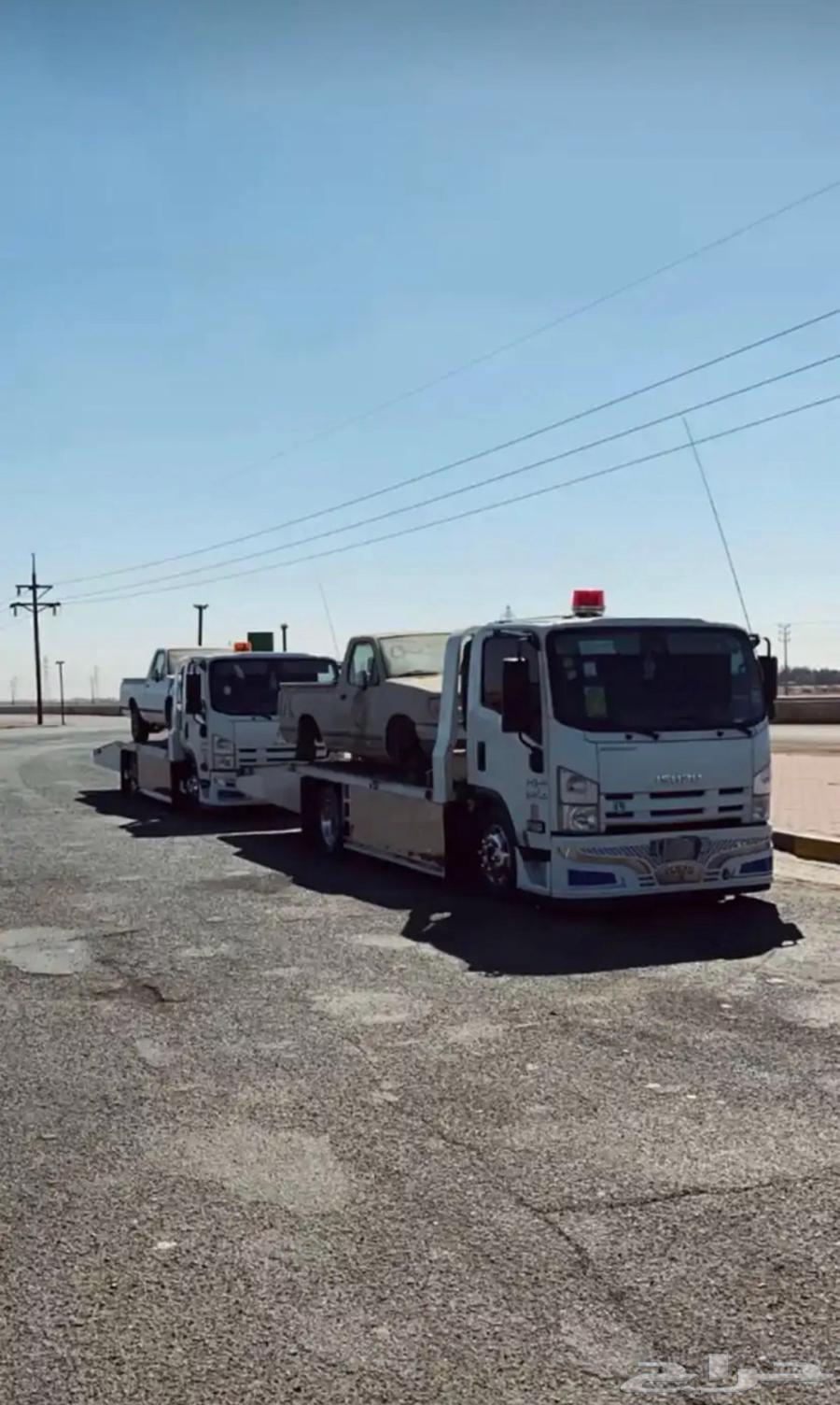 Truck entering and leaving Tabuk. 24-hour service64582437705345110