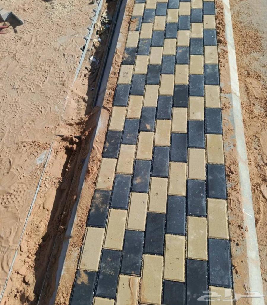 Specialist in asphalt road works, surface dressing, and interlock installation64582612252801111