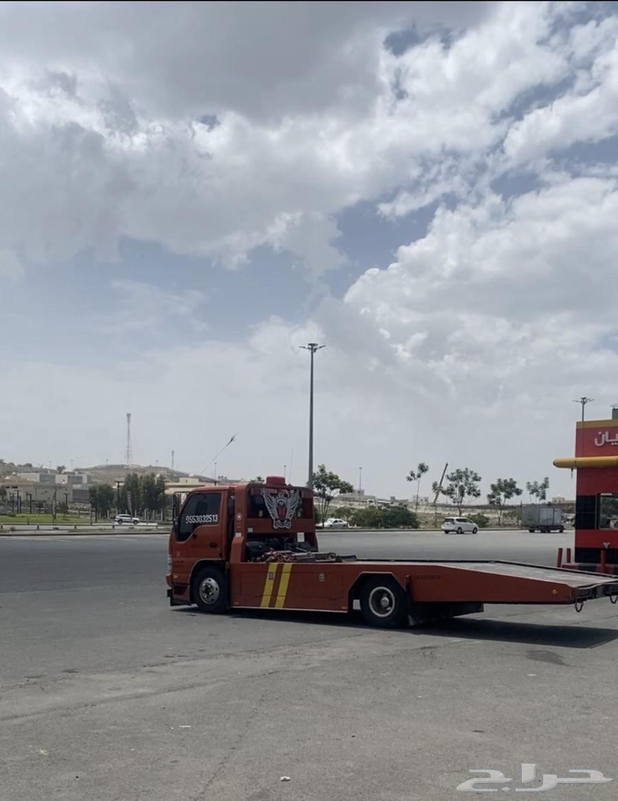 Flatbed for transporting broken-down and damaged cars64582470295937110