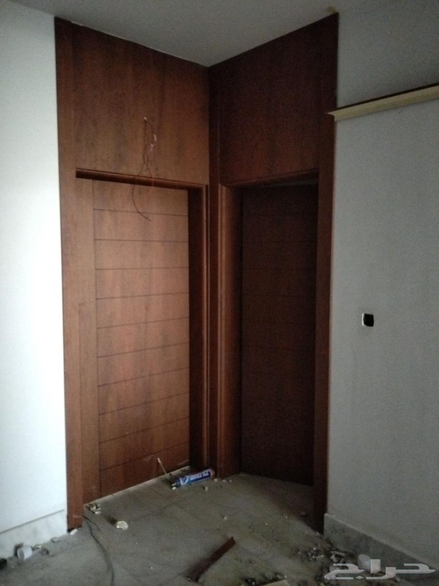 Decorative Carpenter Installing Sheboard, Door Opening, Closets, Console Making, Installation64582372246913113