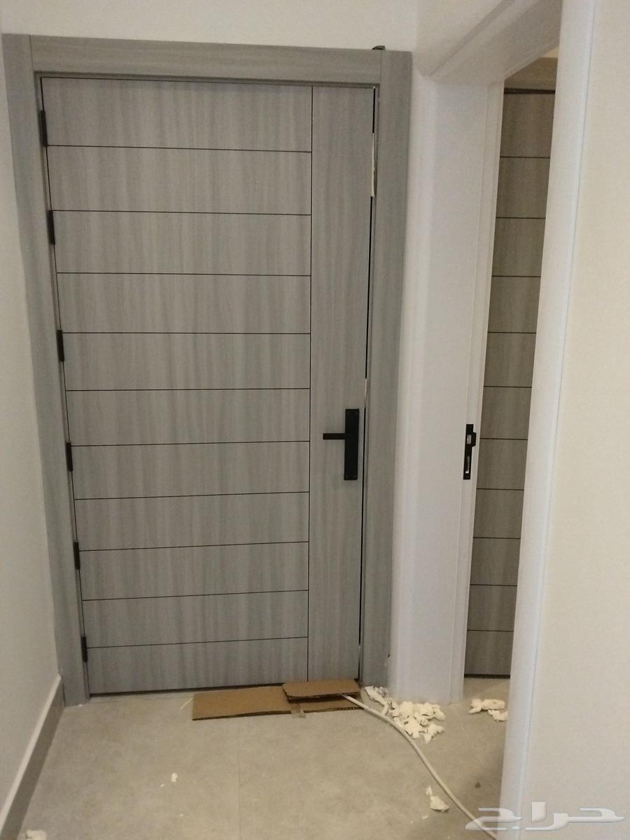 Decorative Carpenter Installing Sheboard, Door Opening, Closets, Console Making, Installation64582372246913110