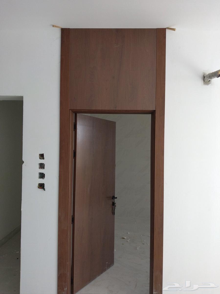 Decorative Carpenter Installing Sheboard, Door Opening, Closets, Console Making, Installation64582372246913114