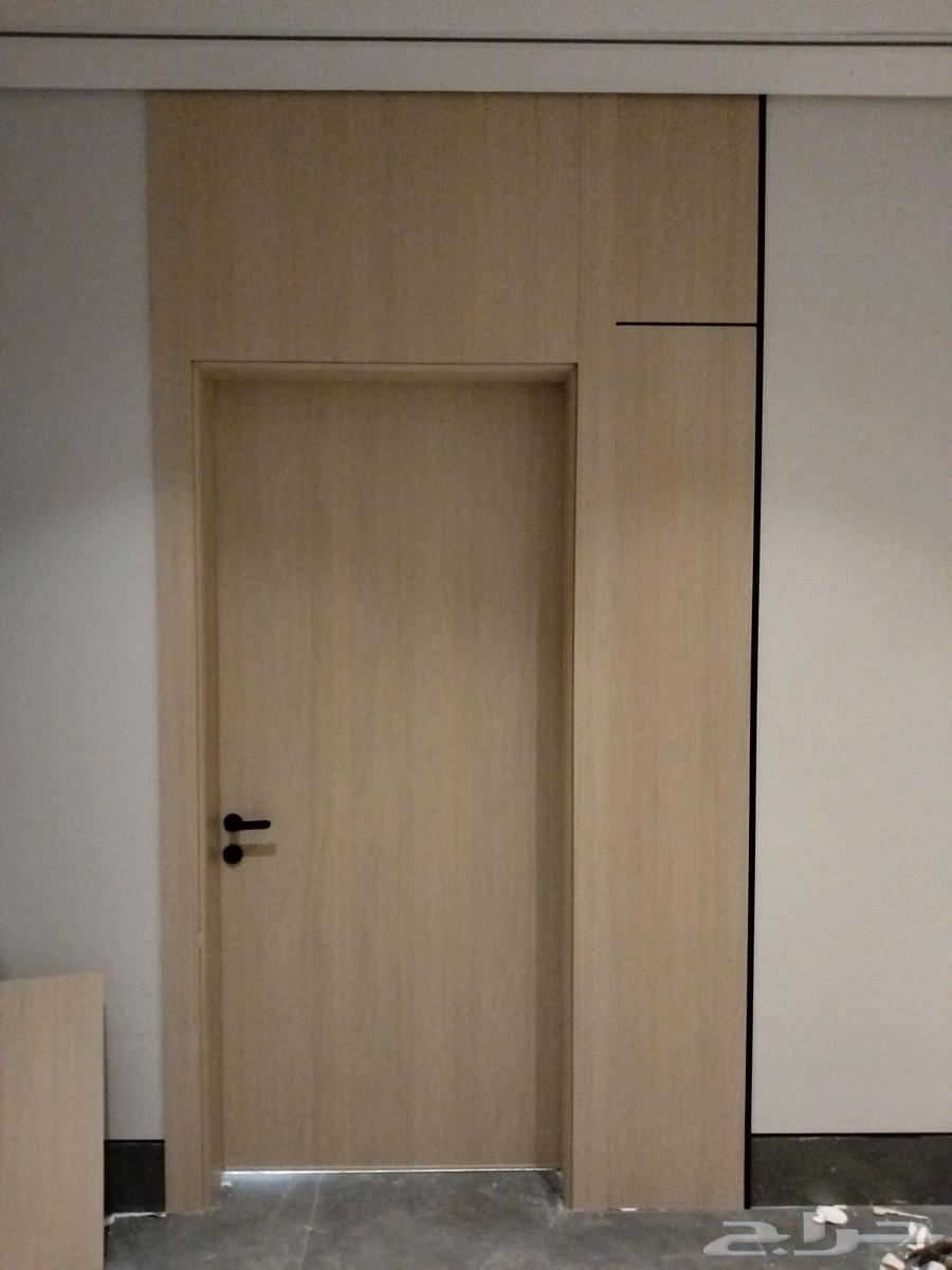Decorative Carpenter Installing Sheboard, Door Opening, Closets, Console Making, Installation64582372246913111