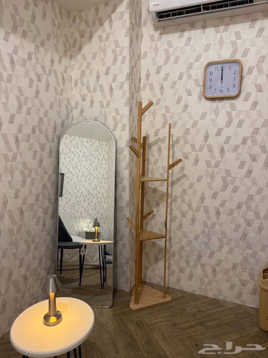 غرفة مؤثثة للإيجار السنوي في حي النزهه64572784873345111