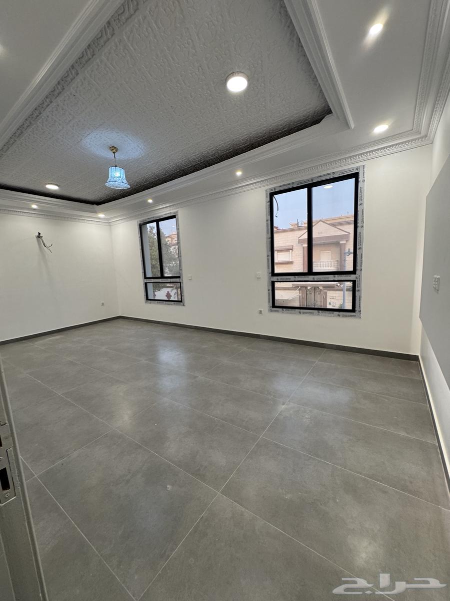 Renovated first floor for rent64582420381570111