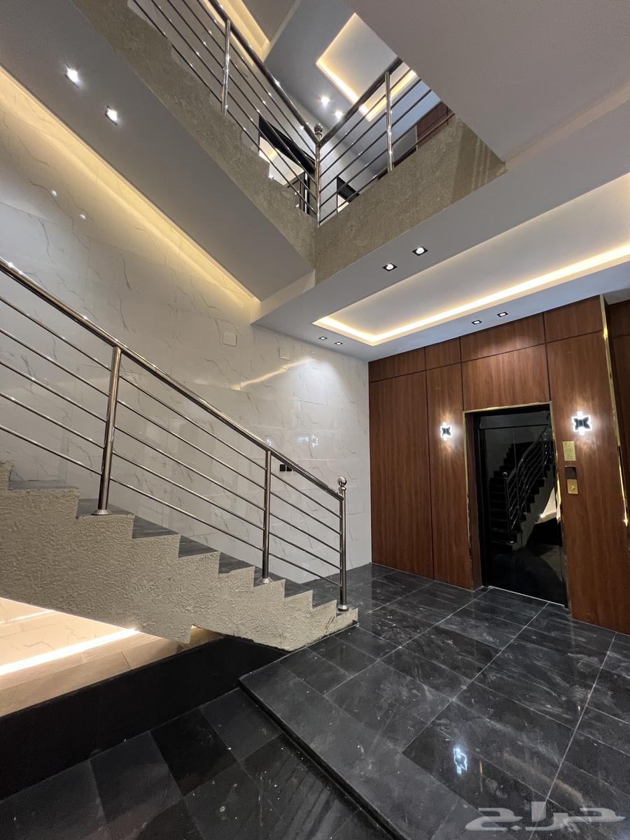 للبيع شقة علويه من 6 غرف وسطح حى البديع ابها 480 الف64582420465923112