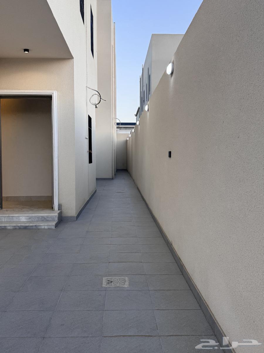 للبيع دور ارضى 6 غرف مع بايكه سياره من 550 الف احد رفيده64572801487361114