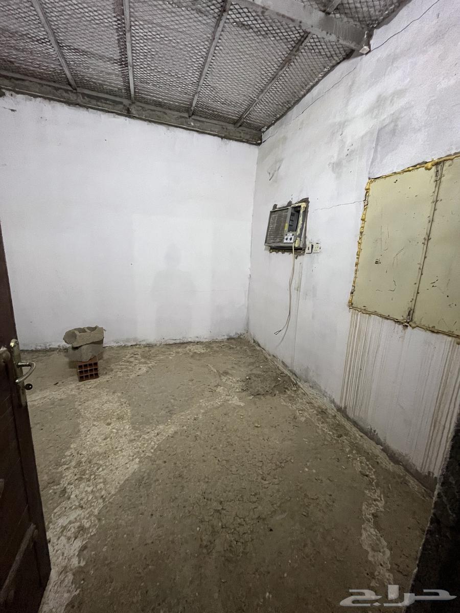 استراحه للإيجار شرق المدينة طريق القصيم السريع64582404480899110