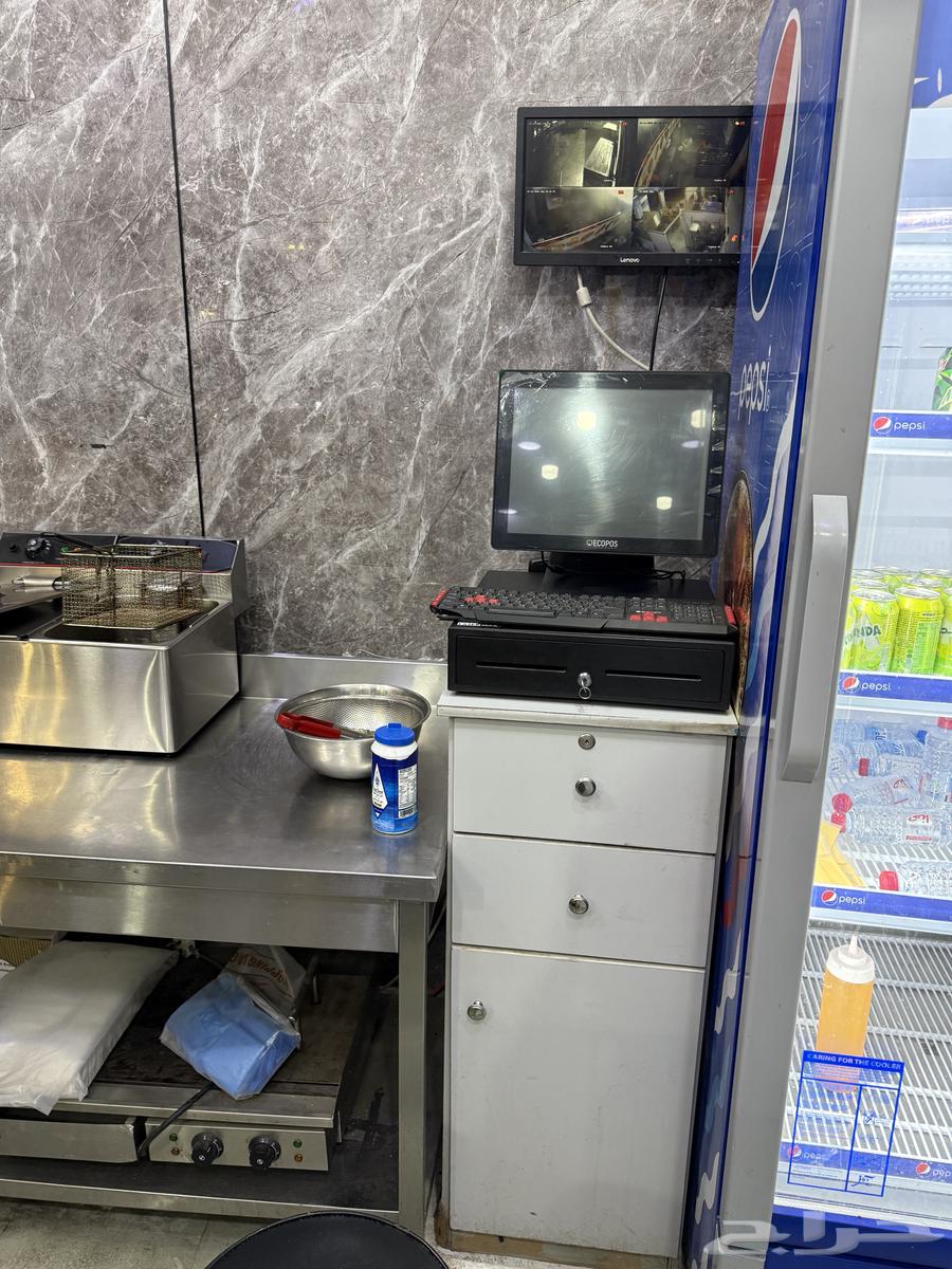 فرصه ذهبية للتقبيل مطعم في موقع مميز64582387867649113