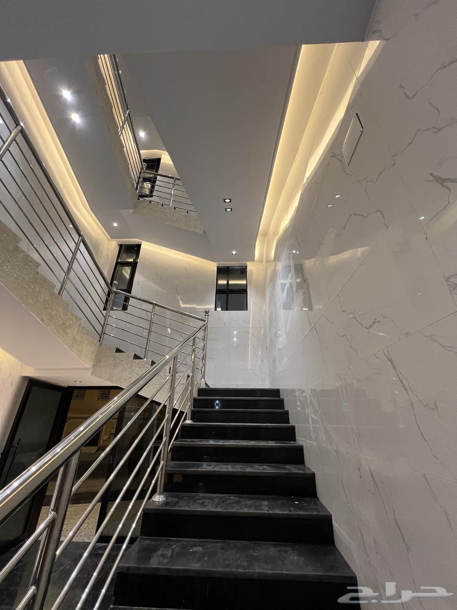 للبيع شقة علويه من 6 غرف وسطح حى البديع ابها 480 الف64582420465923114