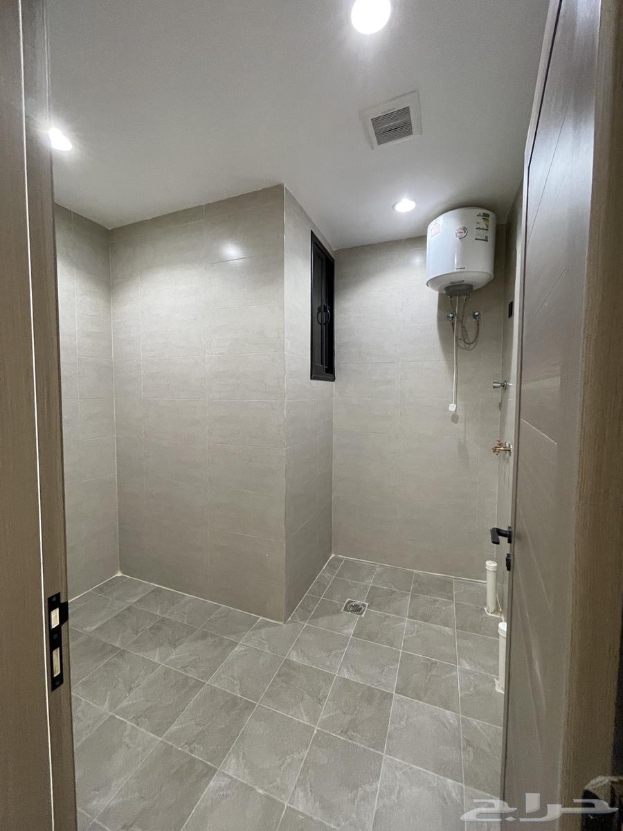 للبيع شقه مودرن دور علوي مع سطح خاص غرب الخميس ب 520 الف64572801547267113