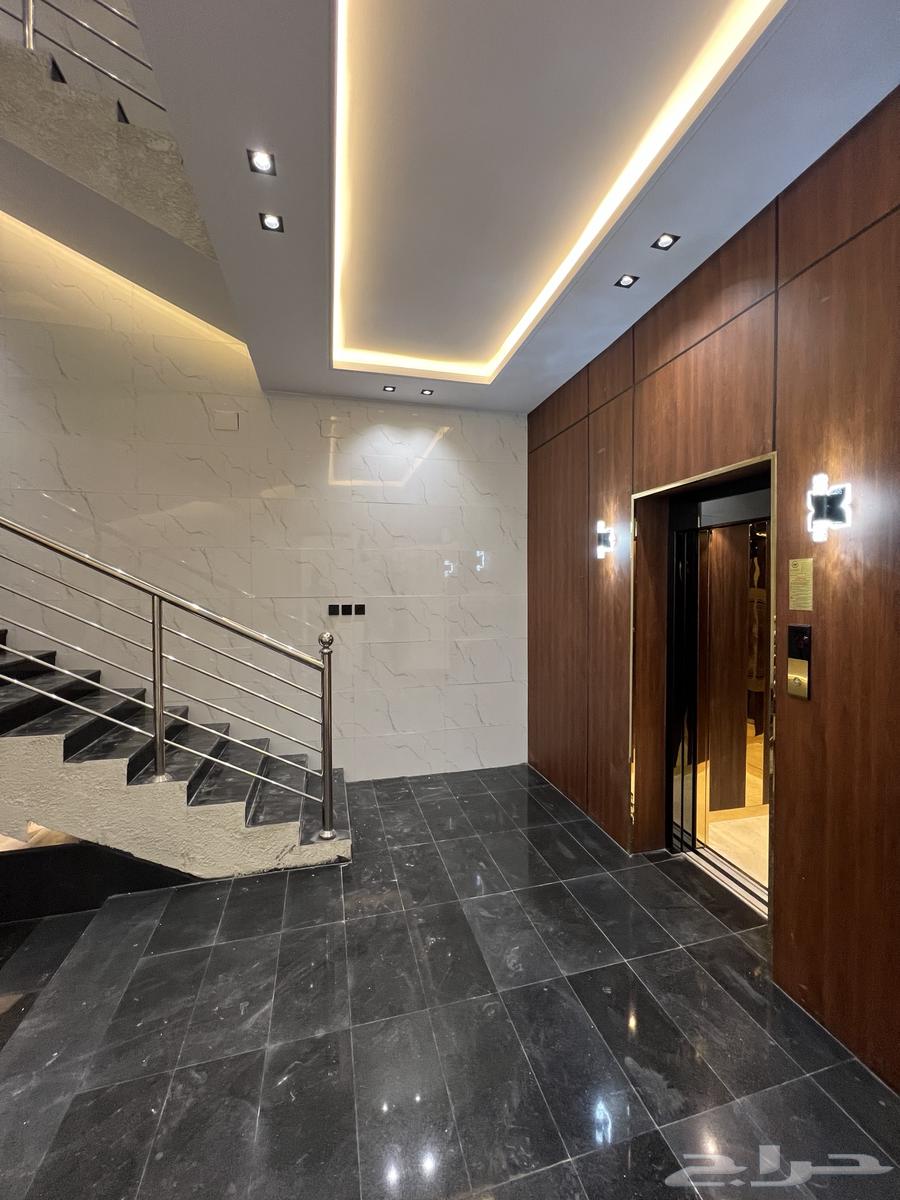 للبيع شقة علويه من 6 غرف وسطح حى البديع ابها 480 الف64582420465923113