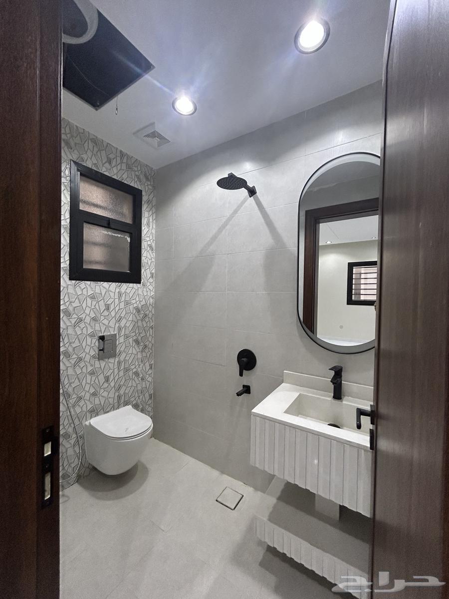 للبيع شقة ارضية و روف علوي تشطيب ممتاز مخطط قرطبة المحالة64582339591681113