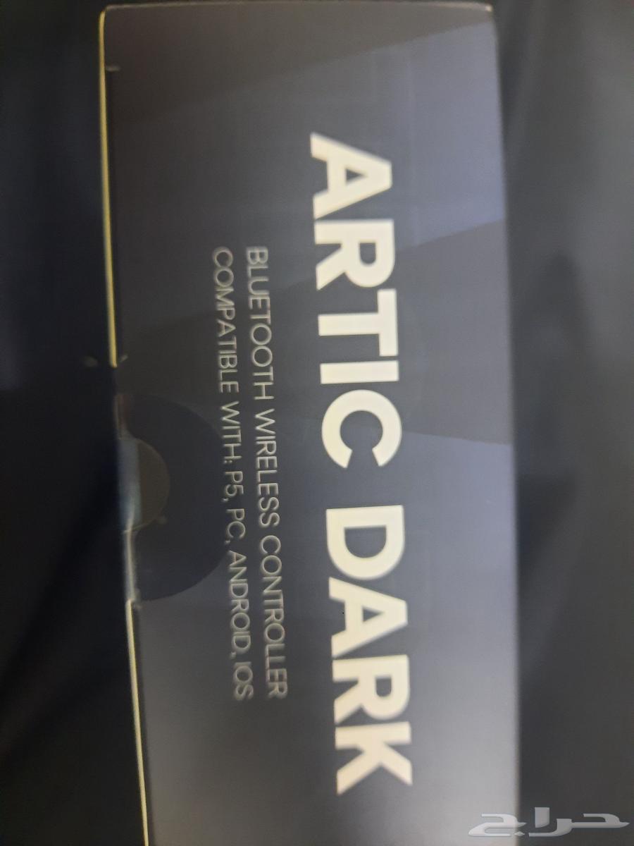 New Sony-like 5 finger hand, freshly removed from the box by EMG company64572916823683114