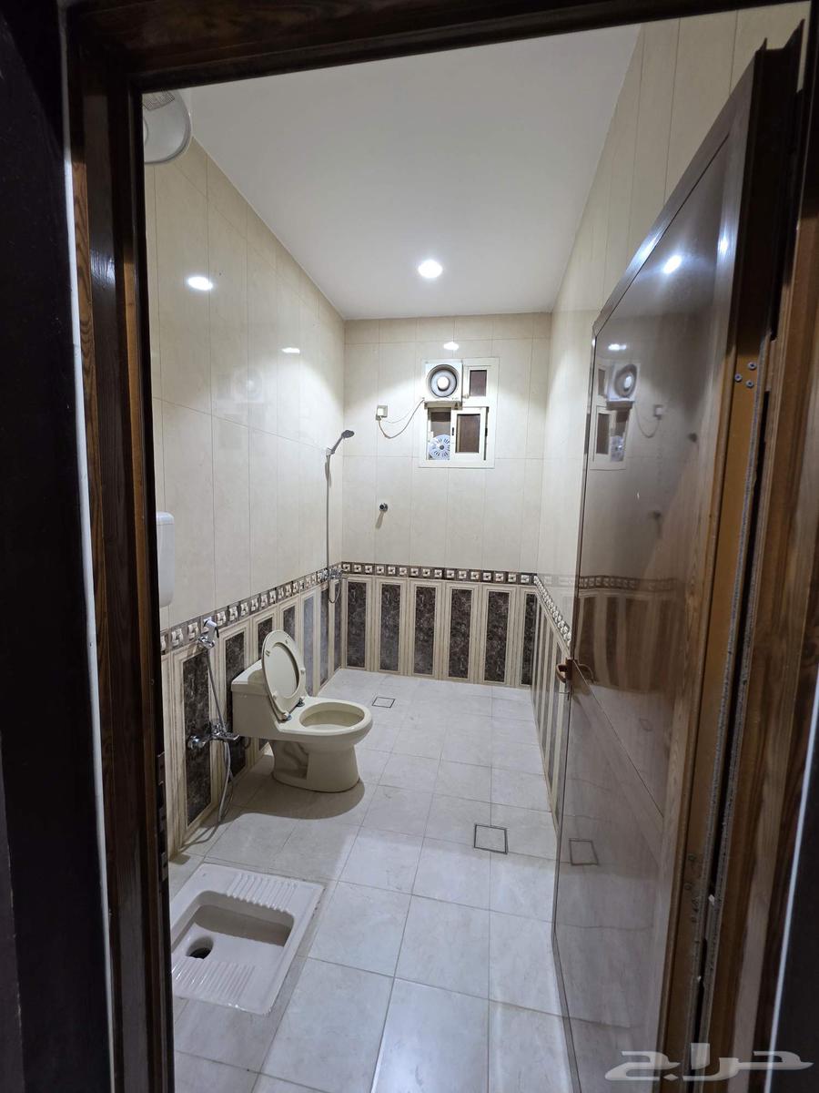 شقة دور اول بمخطط الموسى بخميس مشيط 5 غرف64572801005570114