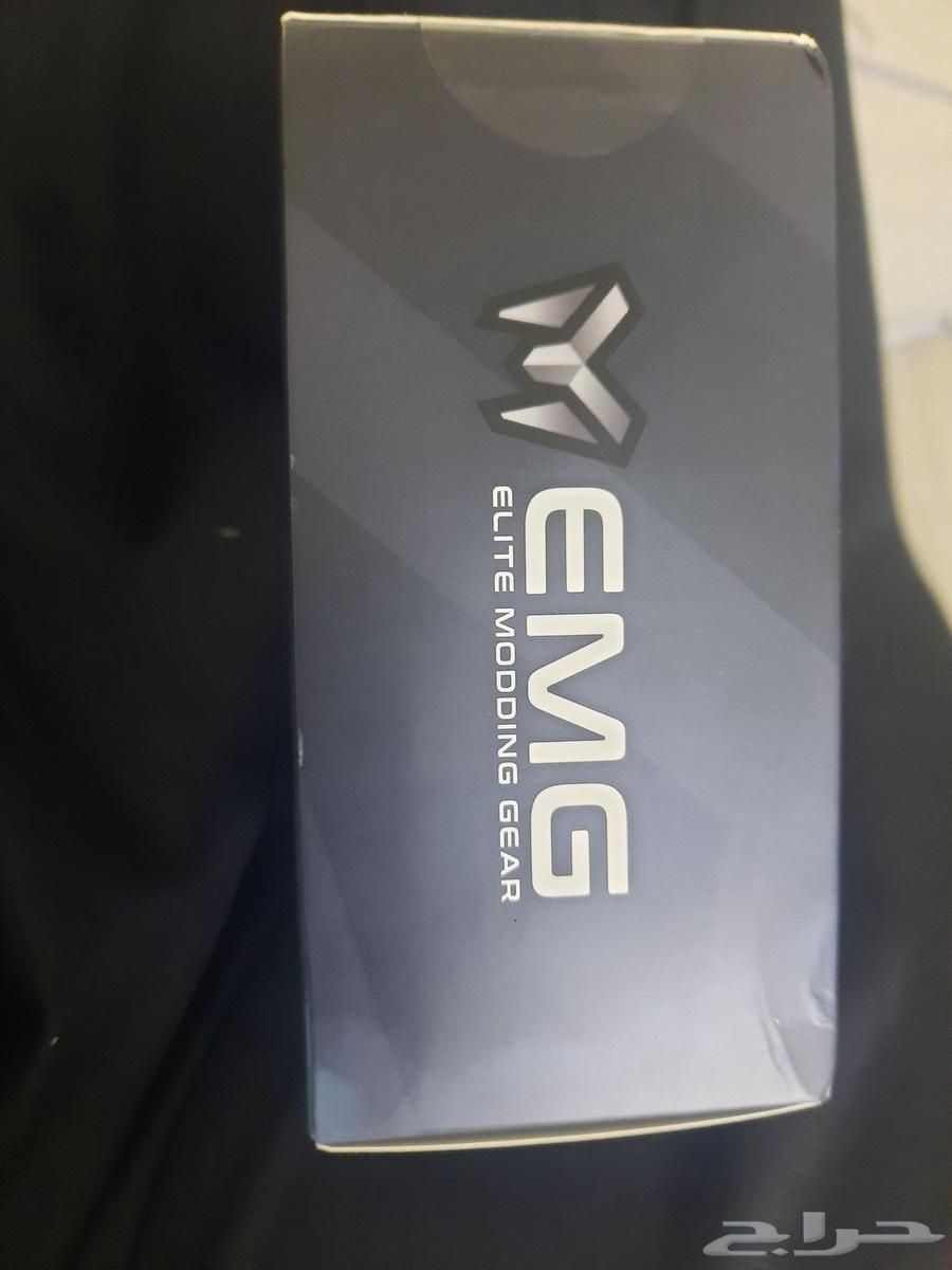 New Sony-like 5 finger hand, freshly removed from the box by EMG company64572916823683113