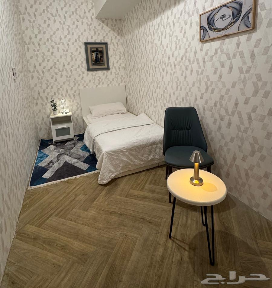غرفة مؤثثة للإيجار السنوي في حي النزهه64572784873345113