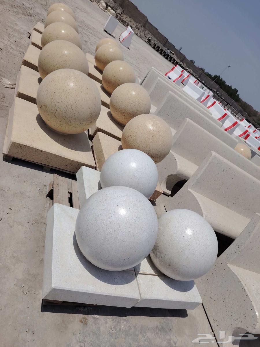 Concrete barriers, planters, lighting bases, decorative garden lights64582565922562114