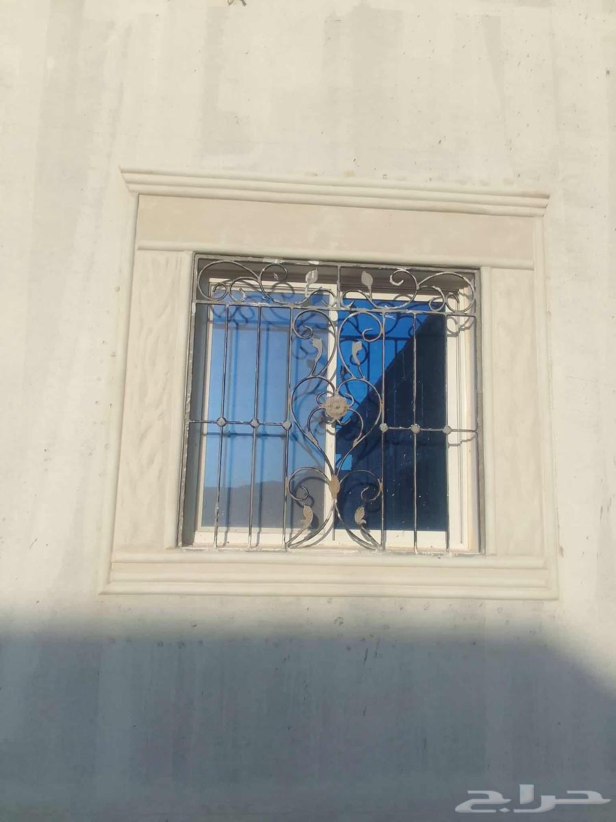 ابو احمد لتشطيب جميع انواع الوجايه والدكورات وجبس بورد واسمن64582613775746114