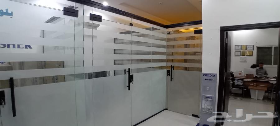 Supply and installation of tempered glass, mirrors, shower cabins, and office partitions64582549681410110