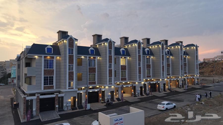 For sale: ground and upper apartments in a prime location close to all services64582404490754111