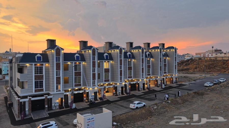 For sale: ground and upper apartments in a prime location close to all services64582404490754110