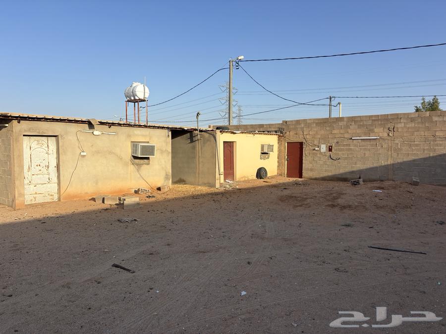 A compound consisting of two sections64582404968449111