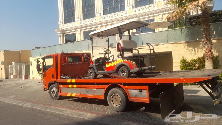 Hydraulic flatbed for transporting all types of vehicles, towing stuck cars64582388365569113