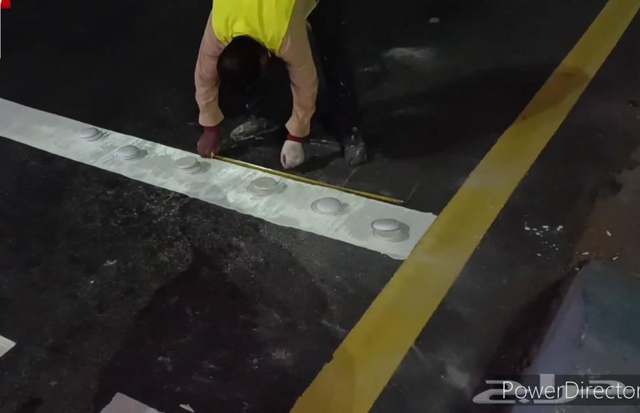 تركيب عيون القطط وعواكس الطرق64572967120771112