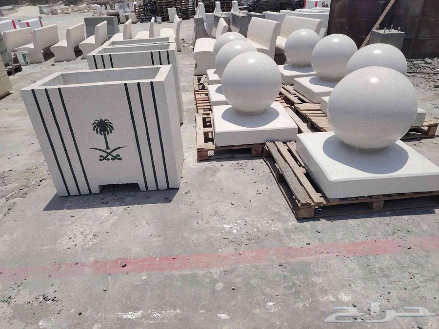 Concrete barriers, planters, lighting bases, decorative garden lights64582565922562113