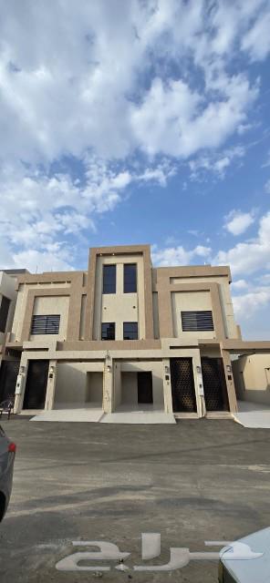 Top floor for sale with high-end finishing, car entrance in Al Mahallah, 700 thousand64582355889537110