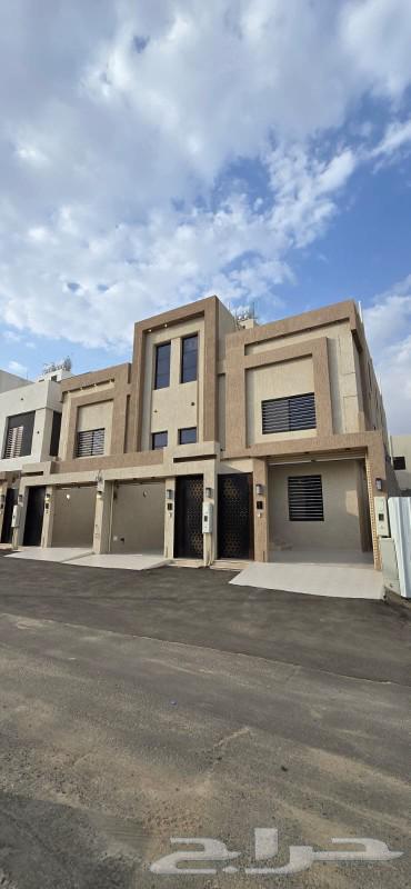 Top floor for sale with high-end finishing, car entrance in Al Mahallah, 700 thousand64582355889537112
