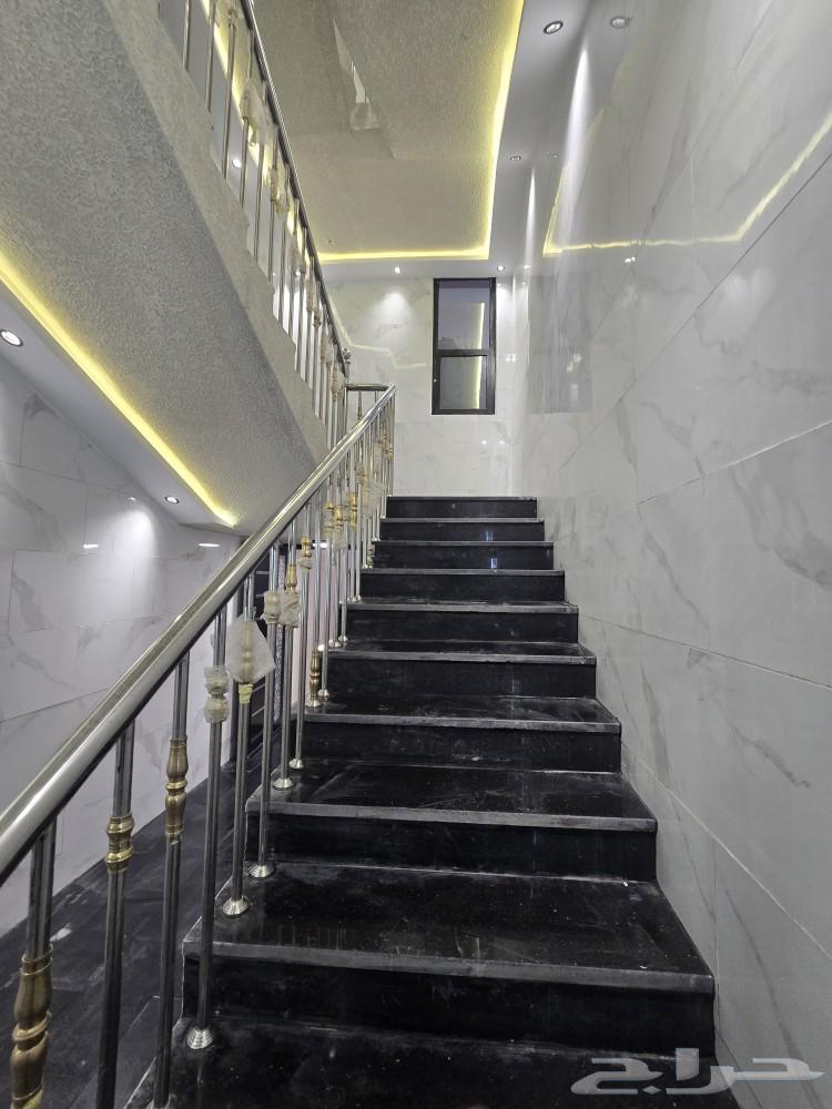 للبيع دور علوي مدخل مستقل ومصعد شغال600ألف أبهاالمحالة قرطبة64582355326082114