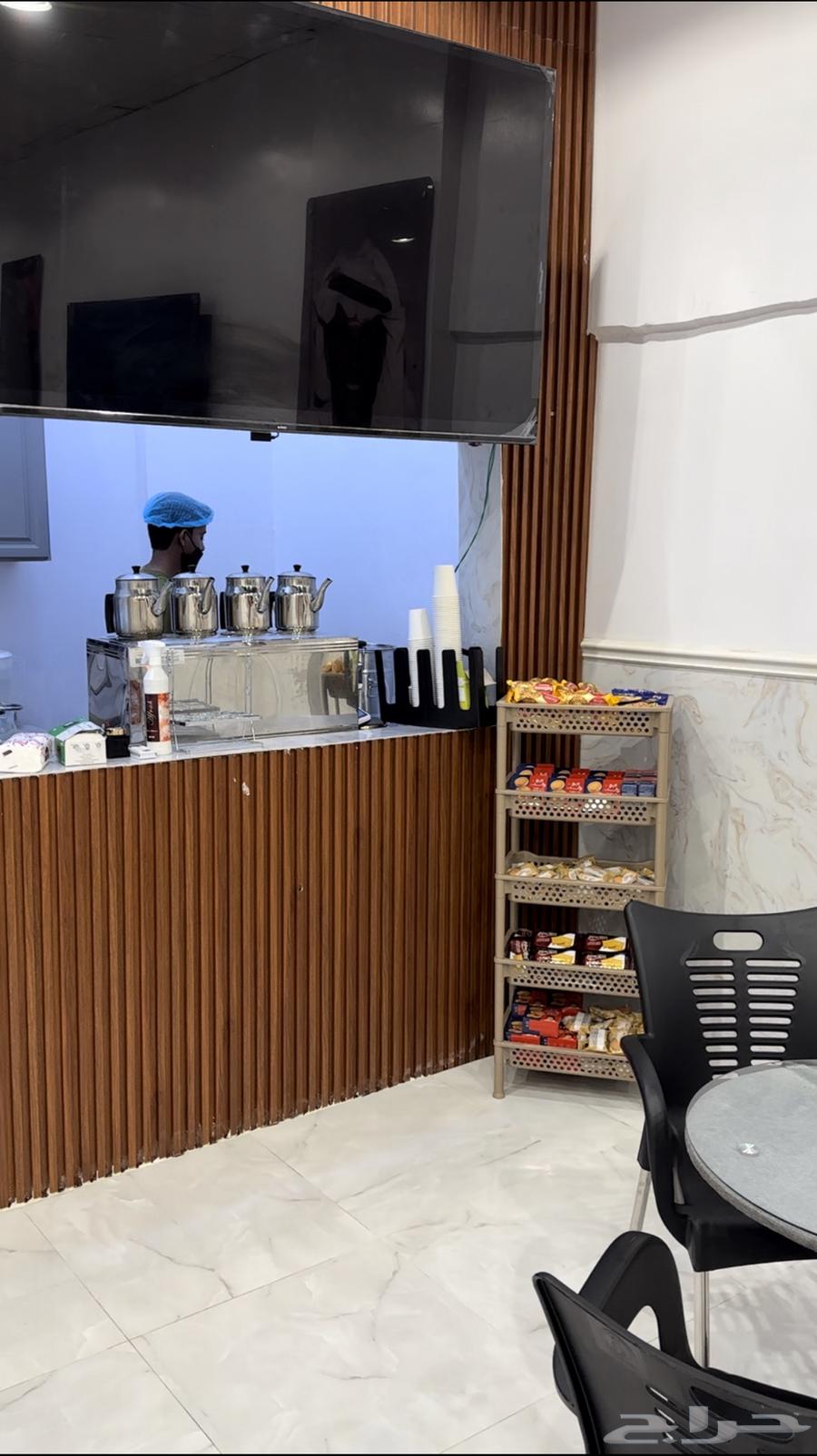 محل شاهي جاهز بالكامل لتقبيل64589598746371114