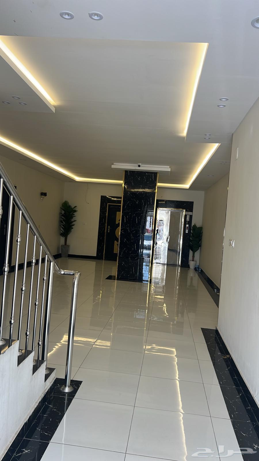 يوجد لدينا شقق للاجار شهري64582436783745111